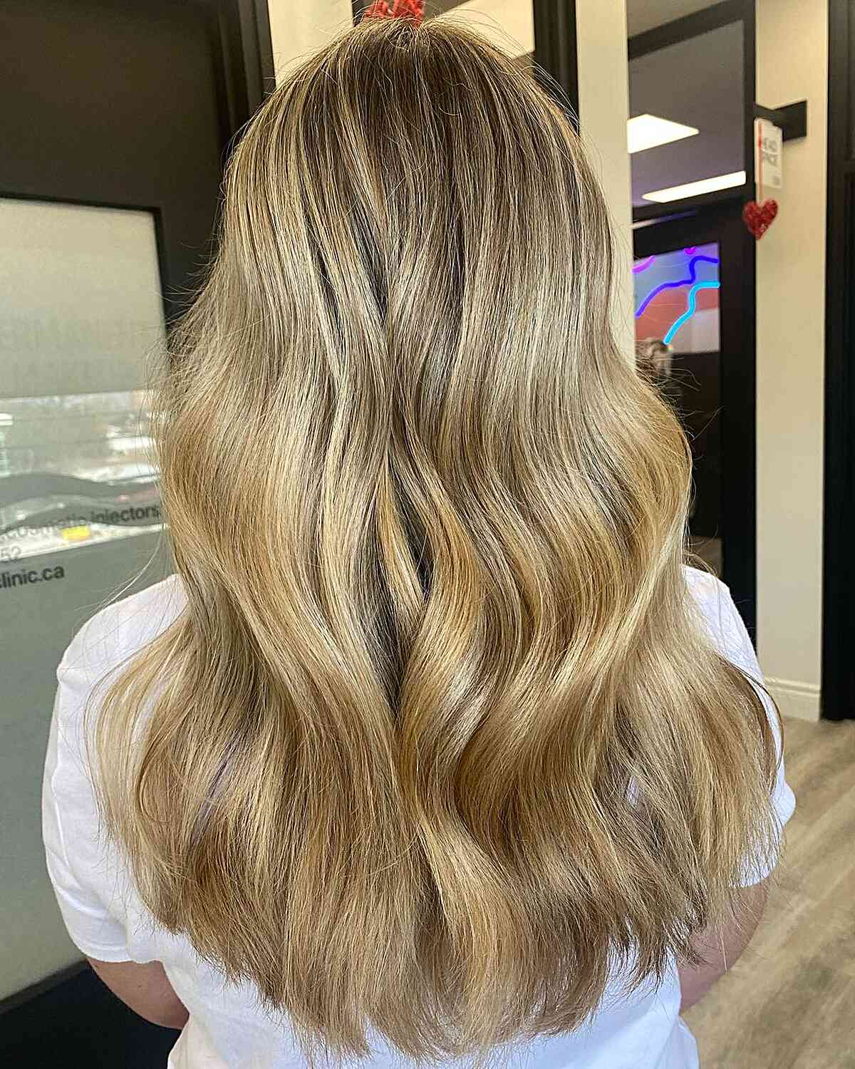 41 Fresh Honey Blonde Hair Color Ideas Trending in 2025