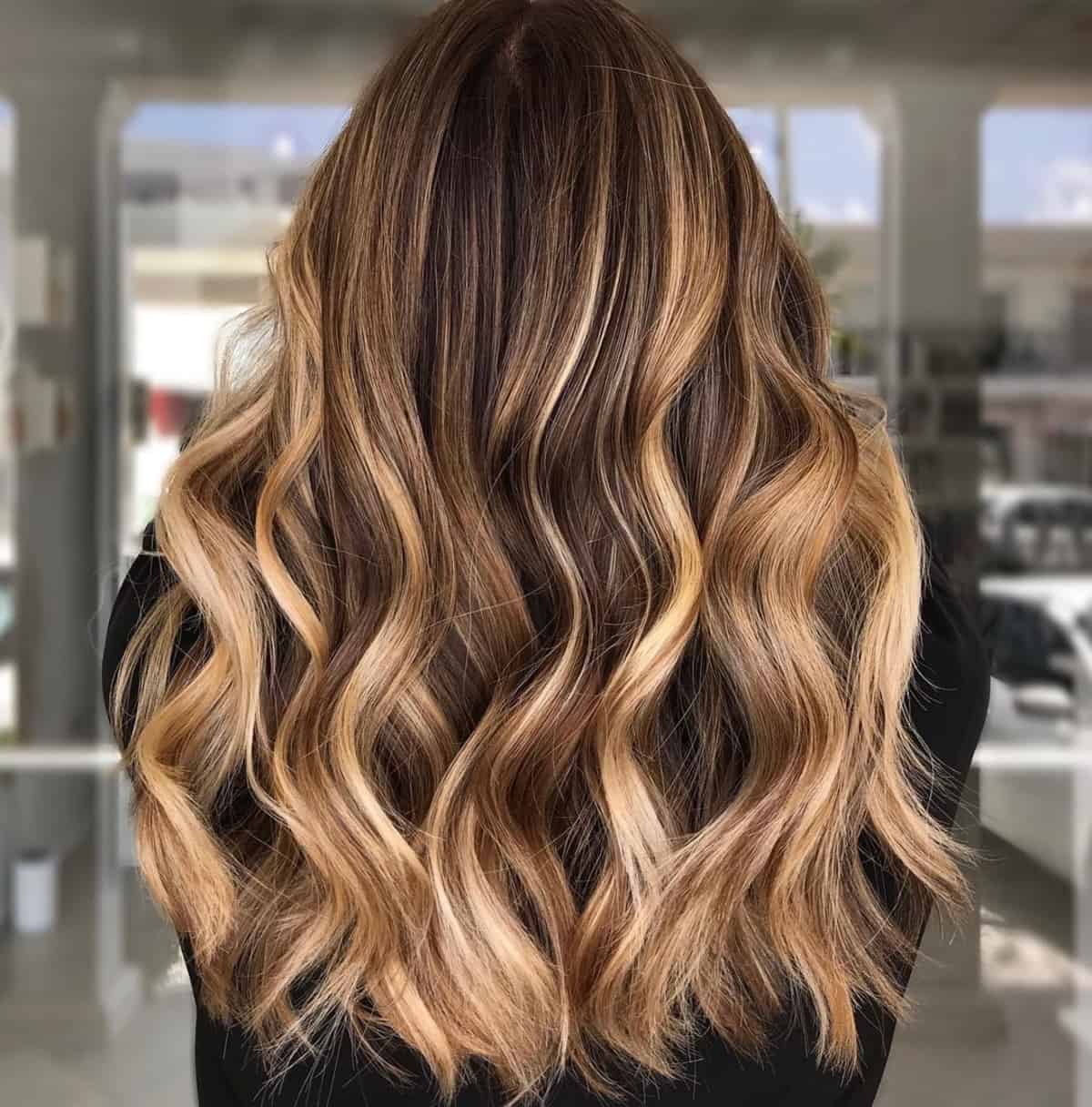 41 Fresh Honey Blonde Hair Color Ideas Trending in 2025
