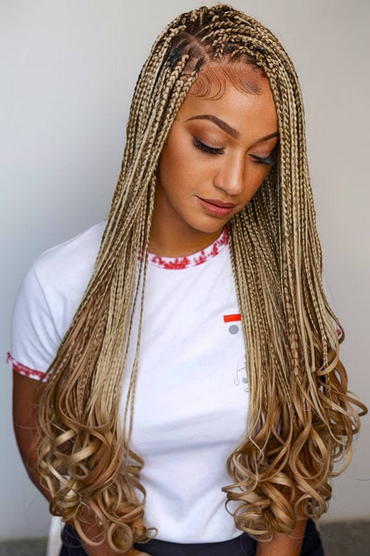 15+ Gorgeous French Curl Hairstyles You&#8217;ll Want to Try in 2025
