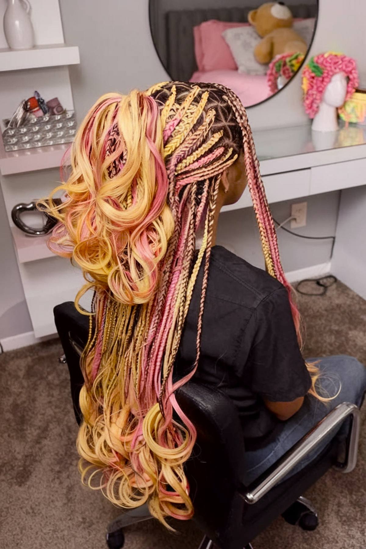 15+ Gorgeous French Curl Hairstyles You&#8217;ll Want to Try in 2025