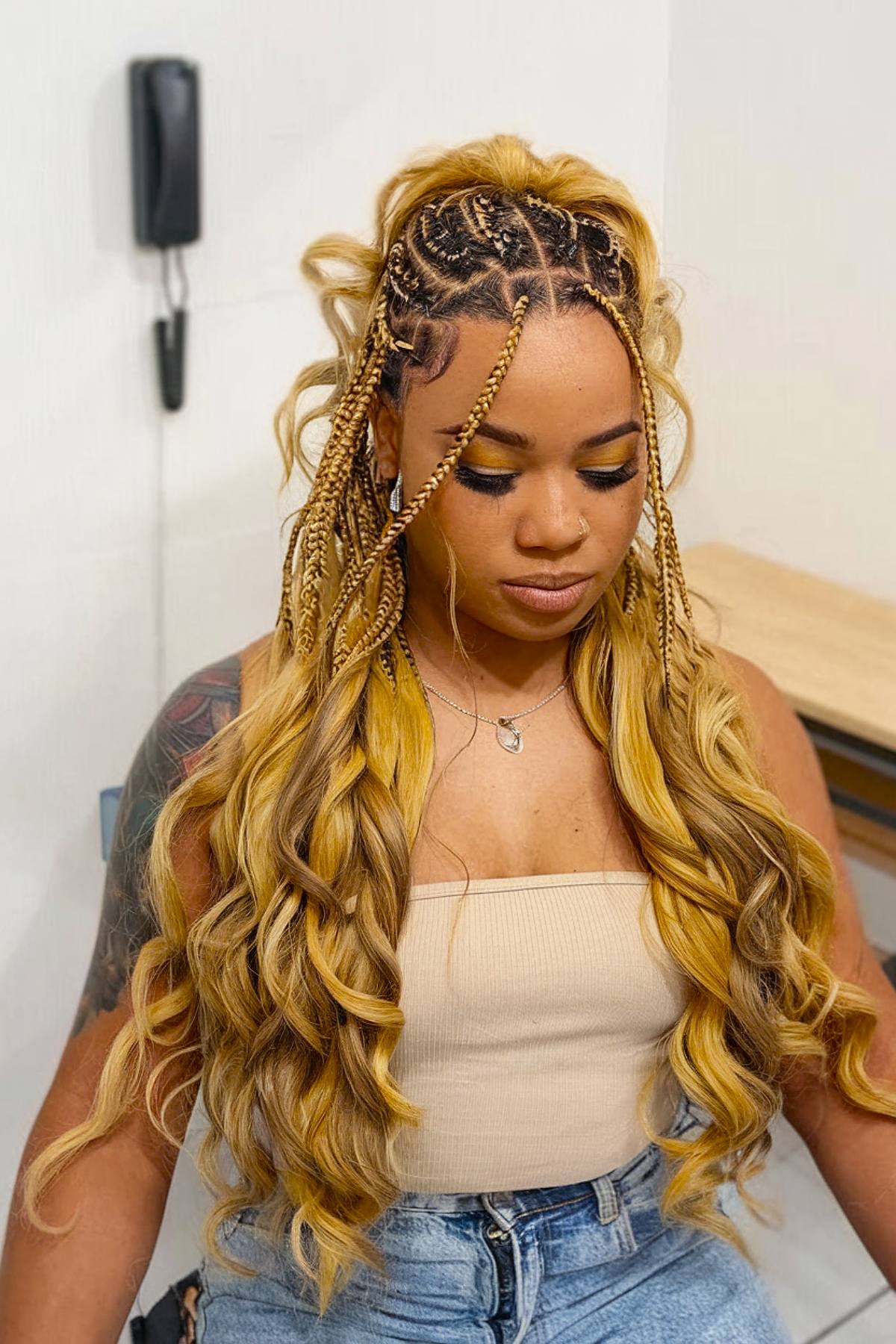 15+ Gorgeous French Curl Hairstyles You&#8217;ll Want to Try in 2025