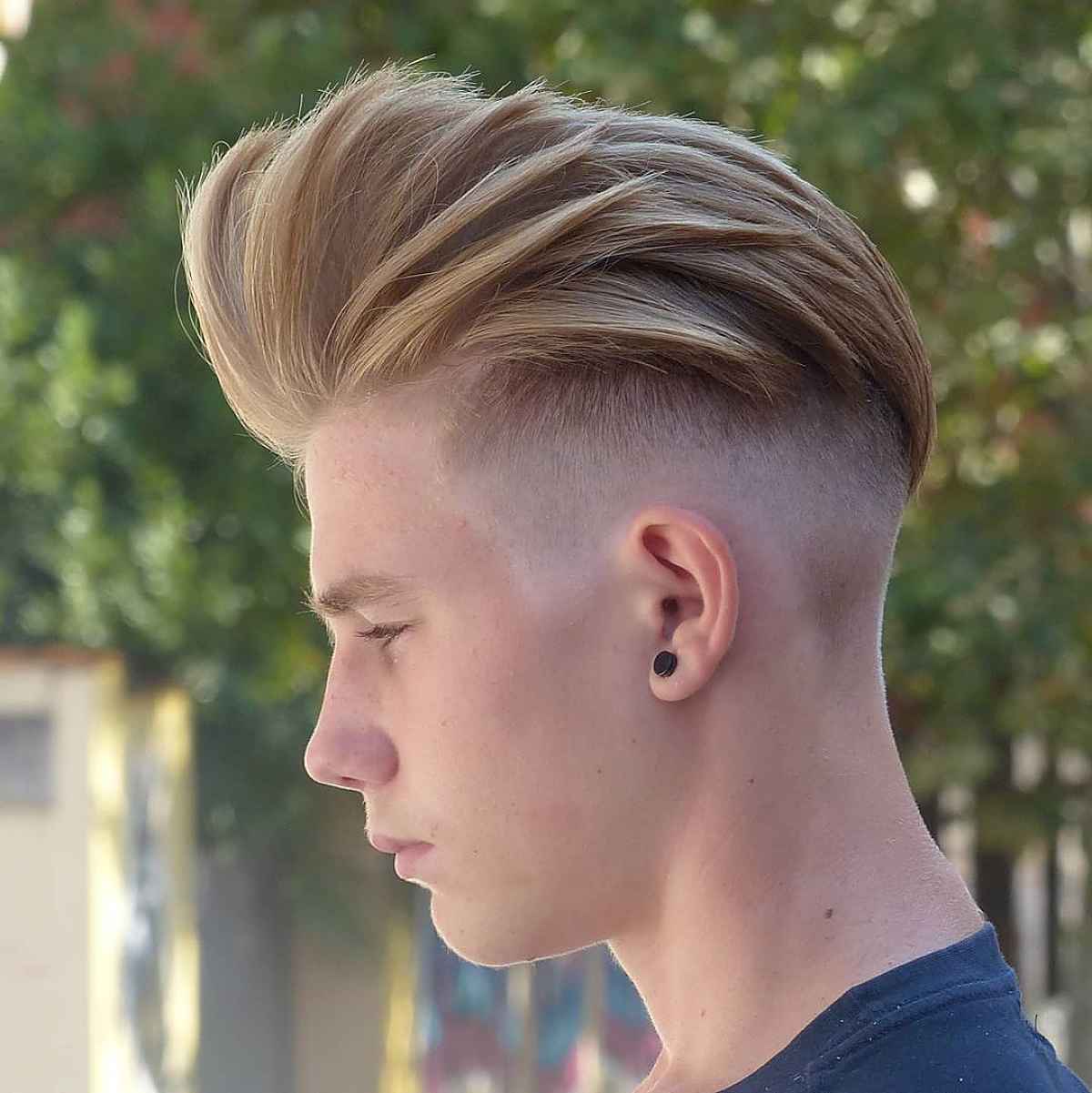 34 Awesome Slicked Back Hairstyles for Stylish Guys