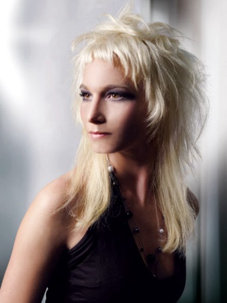 CUT IN RE-DESIGN by Moving Hair
