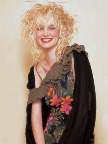 Blonde &amp; Blond by Intercoiffure Mondial